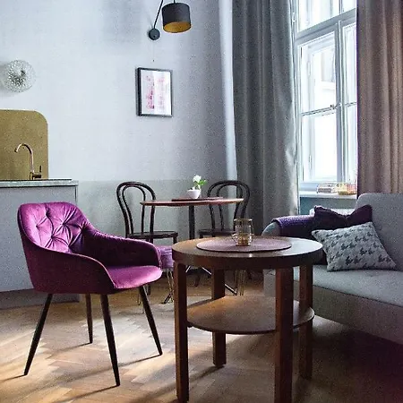 Nowy Swiat 28 Warsaw